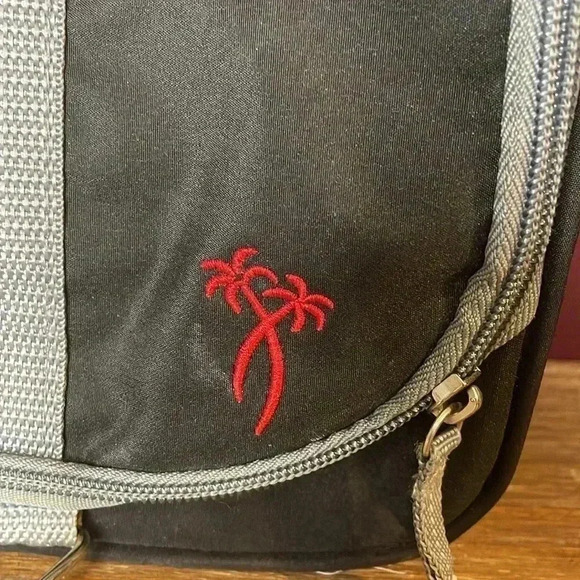 Ricardo Beverly Hills Black & Gray Travel Vacation Toiletry Bag - Picture 10 of 10